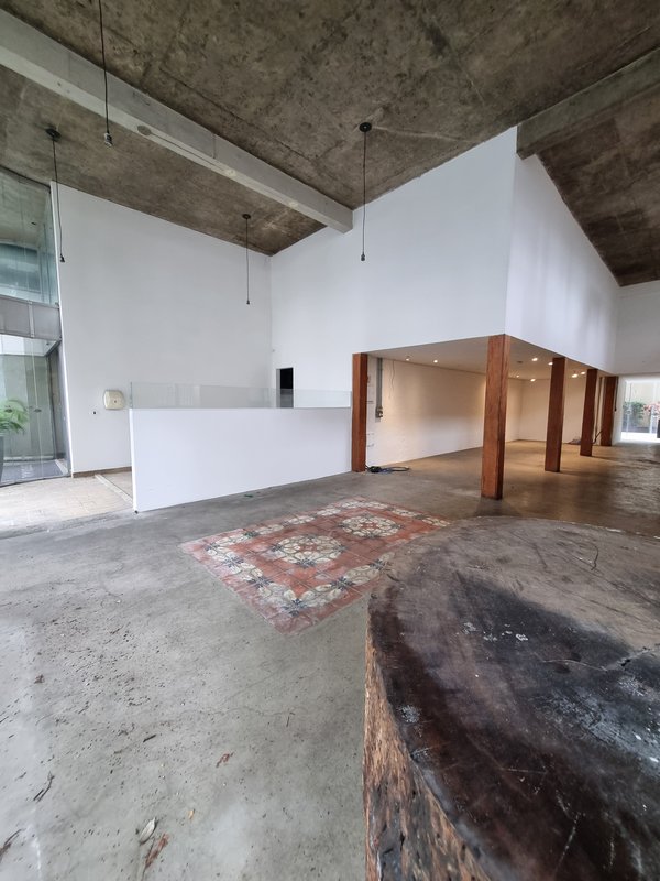 ALUGA-SE EXCELENTE SALÃO COMERCIAL – 200M2 – LOCALIZAÇÃO NOBRE Rua Professor Artur Ramos São Paulo - 