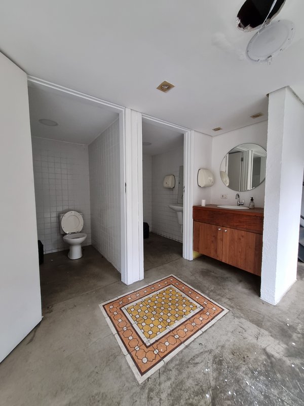 ALUGA-SE EXCELENTE SALÃO COMERCIAL – 200M2 – LOCALIZAÇÃO NOBRE Rua Professor Artur Ramos São Paulo - 