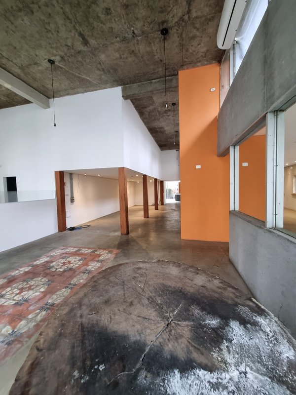 ALUGA-SE EXCELENTE SALÃO COMERCIAL – 200M2 – LOCALIZAÇÃO NOBRE Rua Professor Artur Ramos São Paulo - 