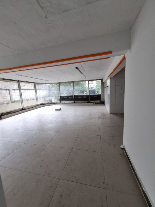 ALUGA-SE EXCELENTE SALÃO COMERCIAL – 200M2 – LOCALIZAÇÃO NOBRE Rua Professor Artur Ramos São Paulo - 