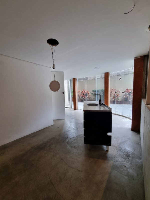 ALUGA-SE EXCELENTE SALÃO COMERCIAL – 200M2 – LOCALIZAÇÃO NOBRE Rua Professor Artur Ramos São Paulo - 