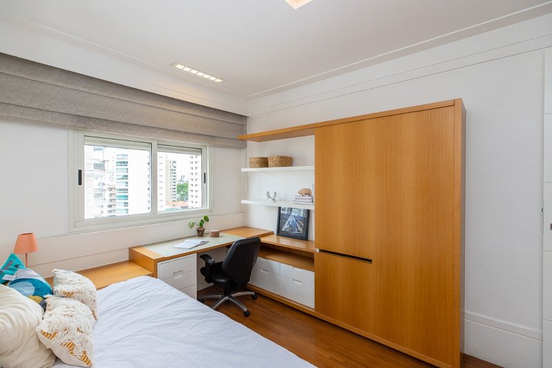 Apartamento 300m² no Planalto Paulista 4 suítes 5 vagas Alameda dos Tupiniquins São Paulo - 