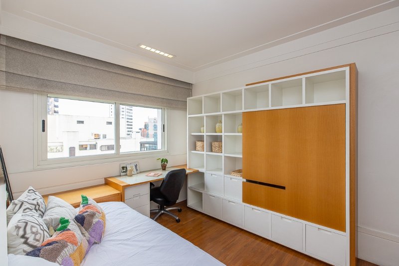 Apartamento 300m² no Planalto Paulista 4 suítes 5 vagas Alameda dos Tupiniquins São Paulo - 