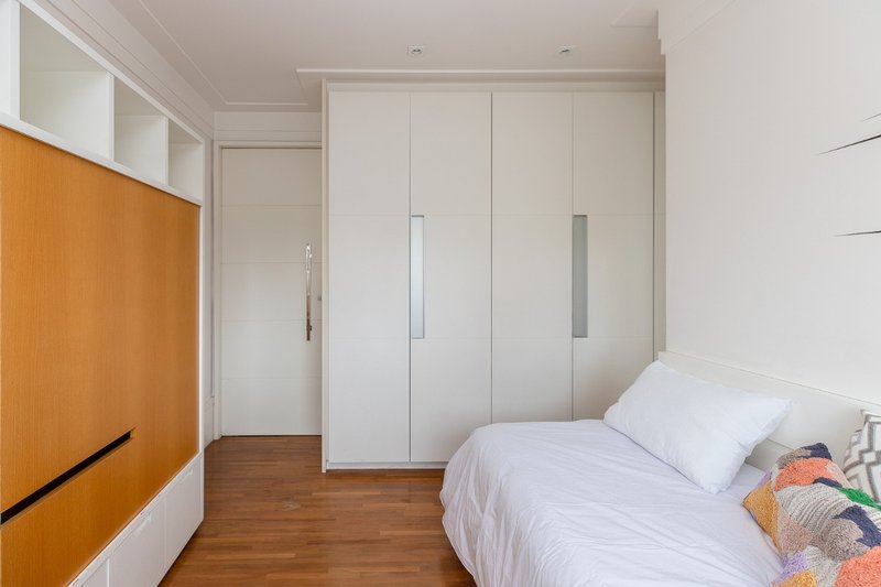 Apartamento 300m² no Planalto Paulista 4 suítes 5 vagas Alameda dos Tupiniquins São Paulo - 