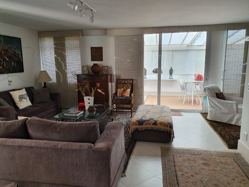 ALUGA-SE COBERTURA – 126M2 – 2 QUARTOS – 1 VAGA – LOCALIZAÇÃO LUXUOSA Rua Professor Artur Ramos São Paulo - 