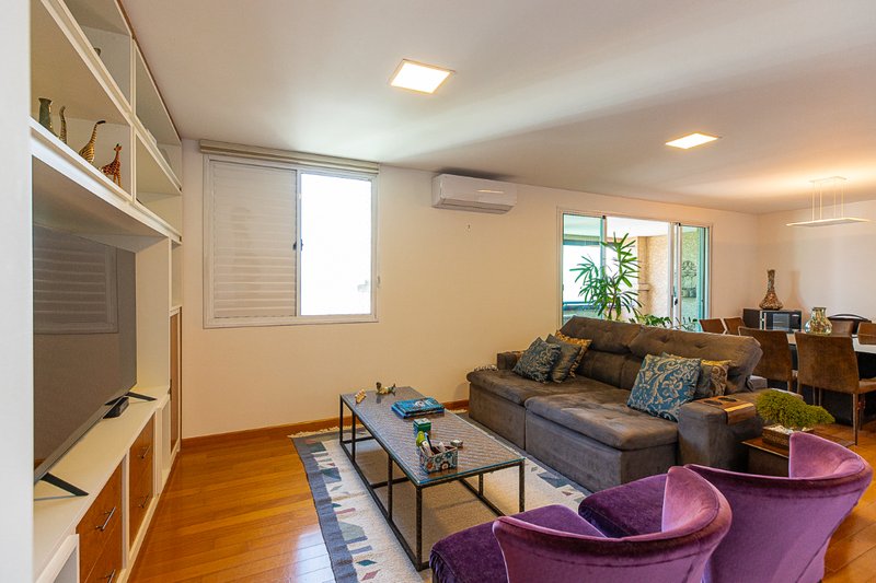 Apartamento 125m² no Brooklin 3 dorm 1 suíte 3 vagas Rua Princesa Isabel São Paulo - 
