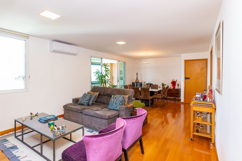 Apartamento 125m² no Brooklin 3 dorm 1 suíte 3 vagas Rua Princesa Isabel São Paulo - 