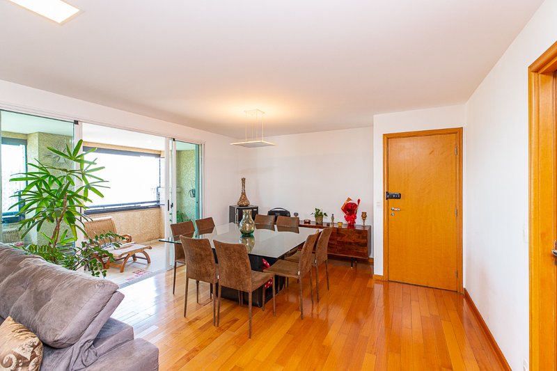 Apartamento 125m² no Brooklin 3 dorm 1 suíte 3 vagas Rua Princesa Isabel São Paulo - 