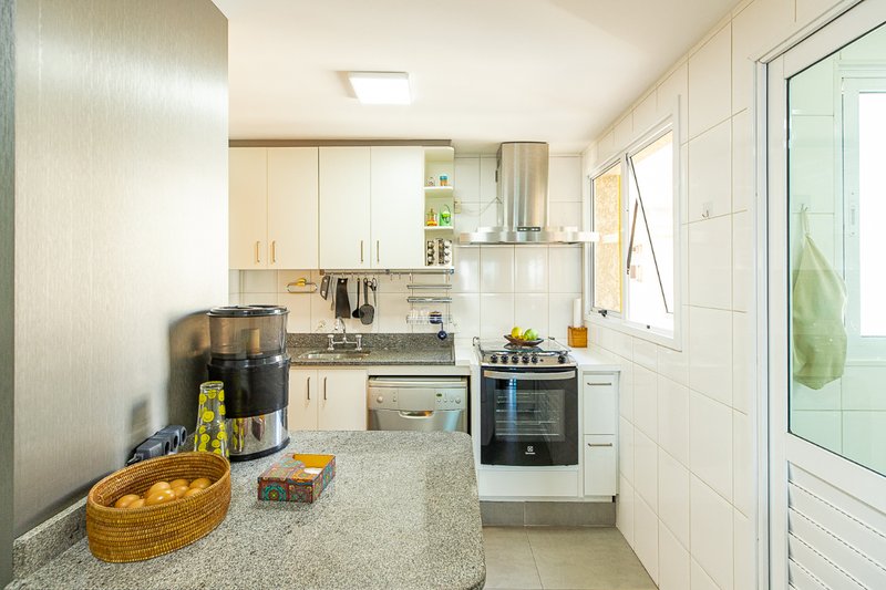 Apartamento 125m² no Brooklin 3 dorm 1 suíte 3 vagas Rua Princesa Isabel São Paulo - 
