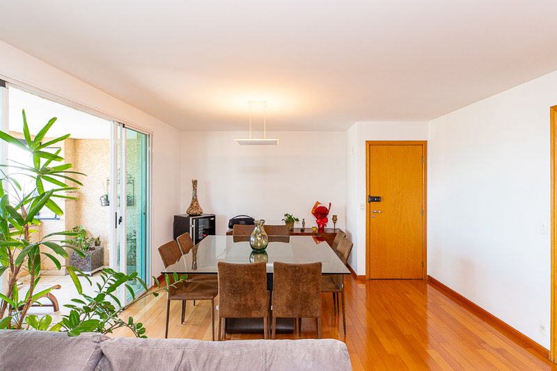 Apartamento 125m² no Brooklin 3 dorm 1 suíte 3 vagas Rua Princesa Isabel São Paulo - 