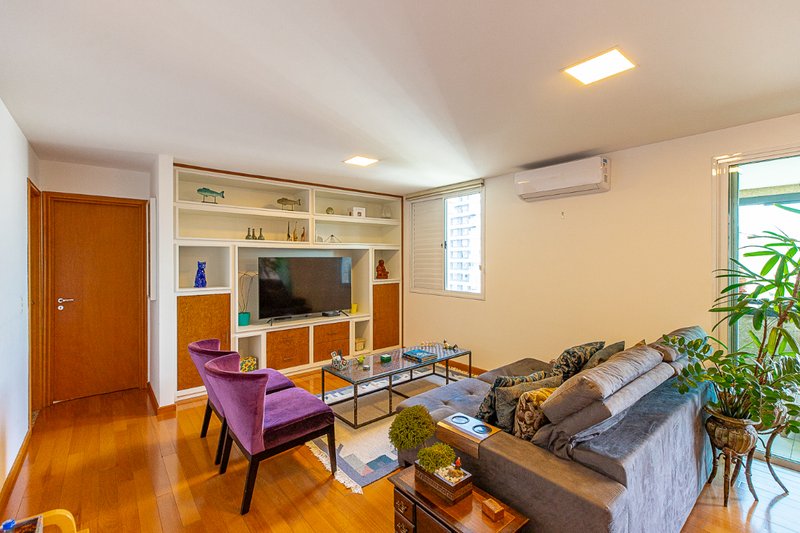 Apartamento 125m² no Brooklin 3 dorm 1 suíte 3 vagas Rua Princesa Isabel São Paulo - 