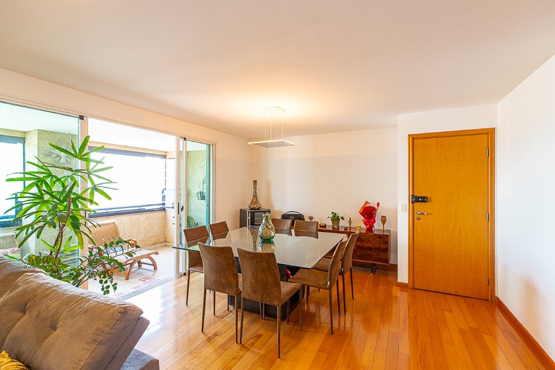 Apartamento 125m² no Brooklin 3 dorm 1 suíte 3 vagas Rua Princesa Isabel São Paulo - 