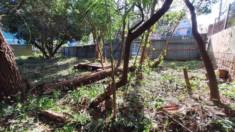 Terreno com 900m2 próximo á Av Tramandaí Rua Leme Porto Alegre - 