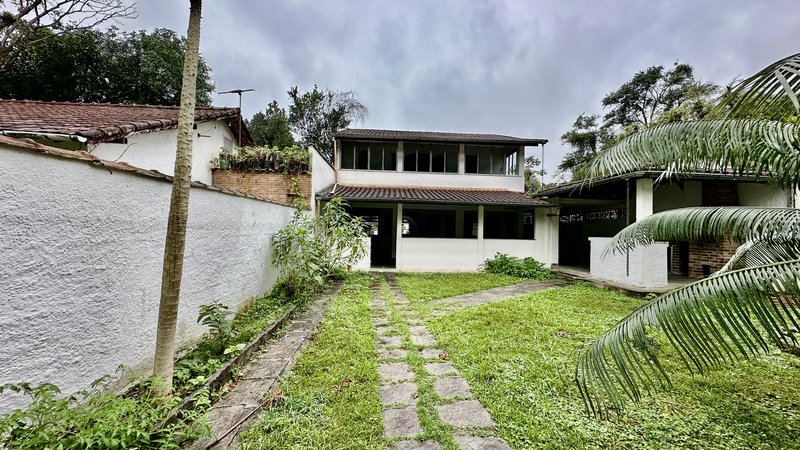 ⸻  🏡 Casa em Condomínio – Iconha, Guapimirim/RJ Estrada da Caneca Fina Guapimirim - 