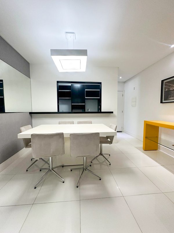 Apartamento com três dormitórios sendo uma suite, lazer completo , próximo centro Arujá Rua Diomar Fernandes Negretti Arujá - 
