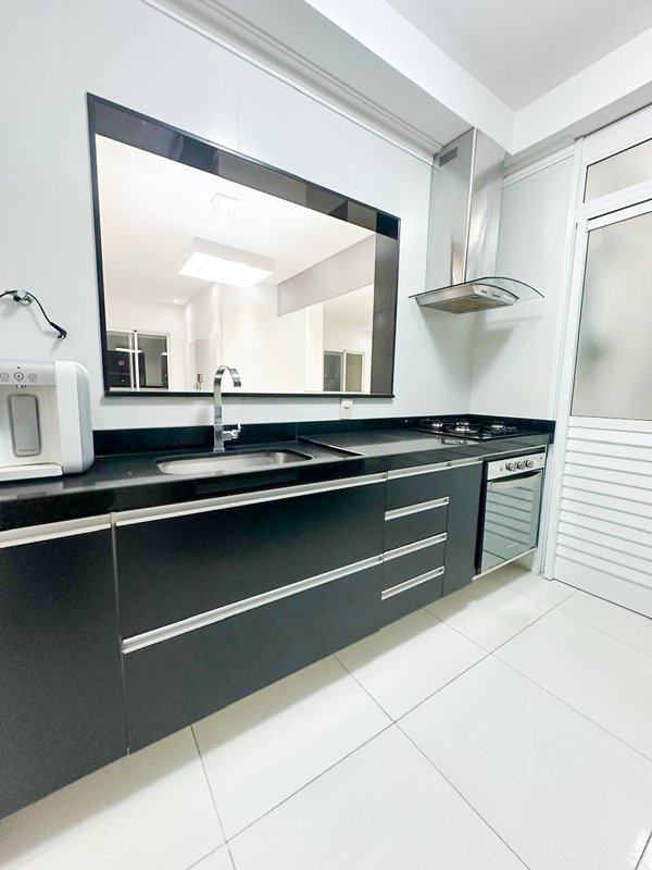 Apartamento com três dormitórios sendo uma suite, lazer completo , próximo centro Arujá Rua Diomar Fernandes Negretti Arujá - 