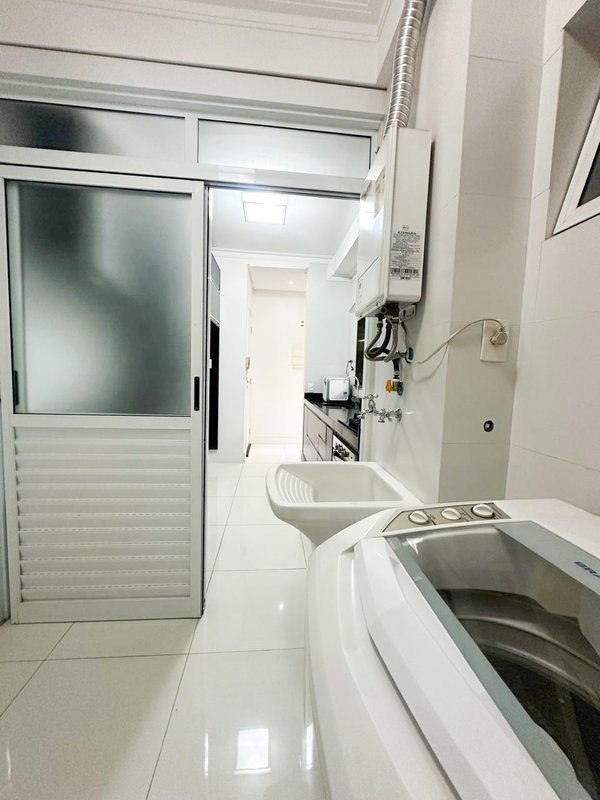 Apartamento com três dormitórios sendo uma suite, lazer completo , próximo centro Arujá Rua Diomar Fernandes Negretti Arujá - 