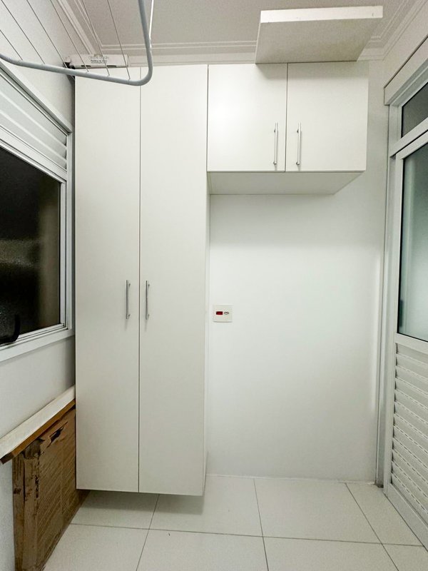 Apartamento com três dormitórios sendo uma suite, lazer completo , próximo centro Arujá Rua Diomar Fernandes Negretti Arujá - 