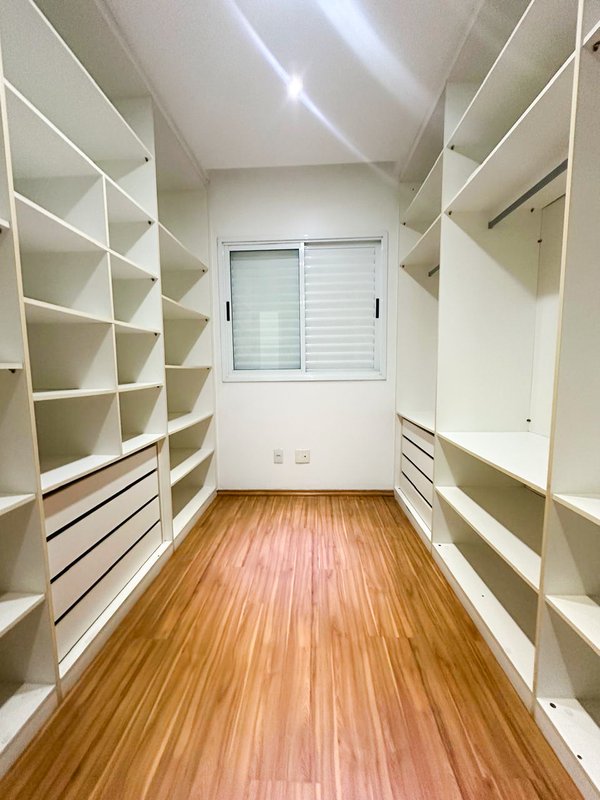 Apartamento com três dormitórios sendo uma suite, lazer completo , próximo centro Arujá Rua Diomar Fernandes Negretti Arujá - 