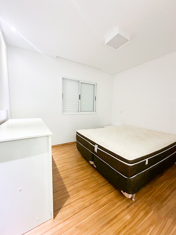 Apartamento com três dormitórios sendo uma suite, lazer completo , próximo centro Arujá Rua Diomar Fernandes Negretti Arujá - 