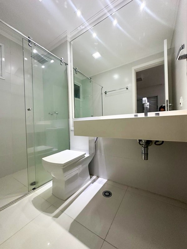 Apartamento com três dormitórios sendo uma suite, lazer completo , próximo centro Arujá Rua Diomar Fernandes Negretti Arujá - 
