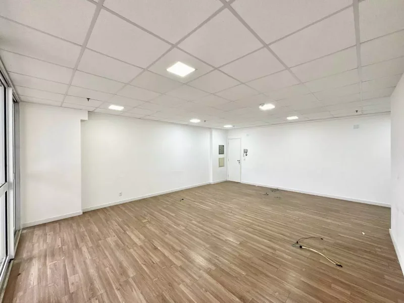 VENDE-SE CONJUNTO COMERCIAL 120M2 – REGIÃO DE EXPANSÃO IMOBILIÁRIA – VALORIZAÇÃO CERTA!! Rua Verbo Divino São Paulo - 