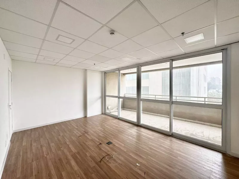 VENDE-SE CONJUNTO COMERCIAL 120M2 – REGIÃO DE EXPANSÃO IMOBILIÁRIA – VALORIZAÇÃO CERTA!! Rua Verbo Divino São Paulo - 