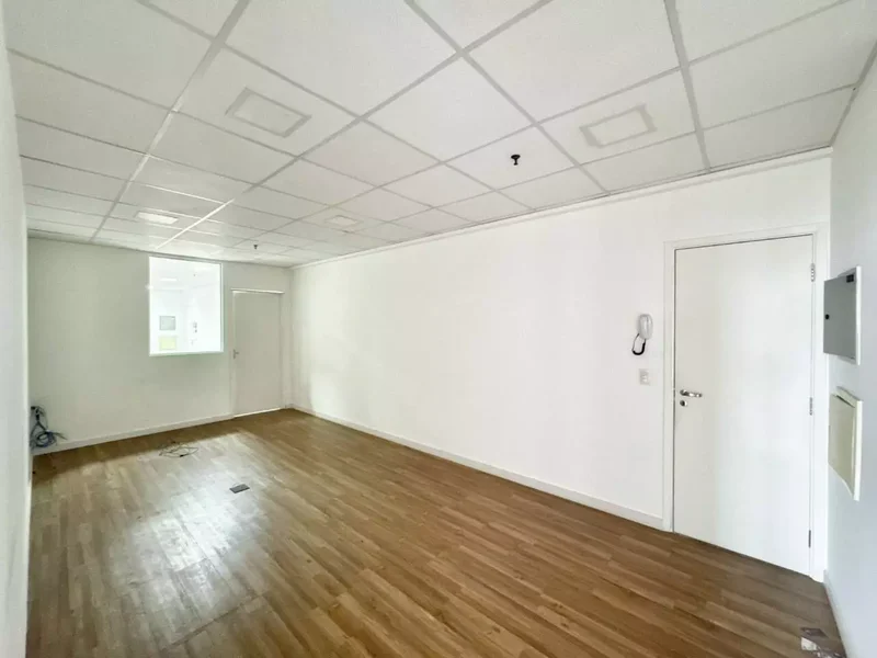 VENDE-SE CONJUNTO COMERCIAL 120M2 – REGIÃO DE EXPANSÃO IMOBILIÁRIA – VALORIZAÇÃO CERTA!! Rua Verbo Divino São Paulo - 