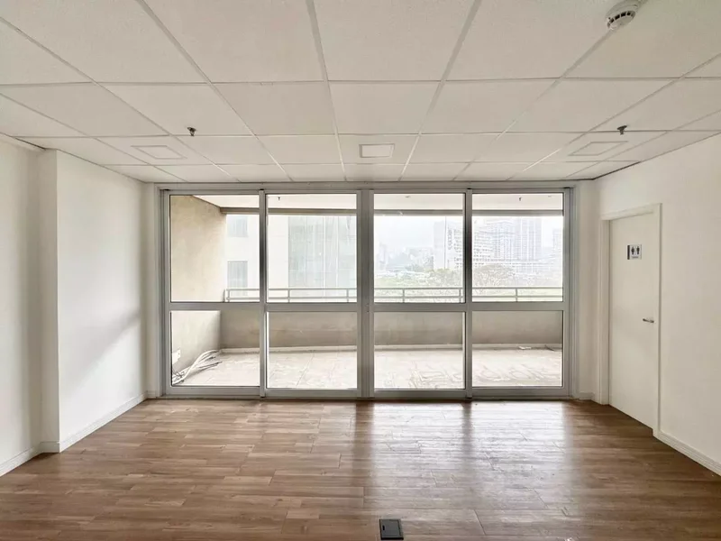 VENDE-SE CONJUNTO COMERCIAL 120M2 – REGIÃO DE EXPANSÃO IMOBILIÁRIA – VALORIZAÇÃO CERTA!! Rua Verbo Divino São Paulo - 