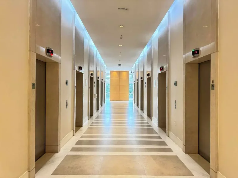 ALUGA-SE CONJUNTO COMERCIAL - 185m2 – 5 VAGAS – EXCELENTE CUSTO BENEFÍCIO Avenida das Nações Unidas São Paulo - 