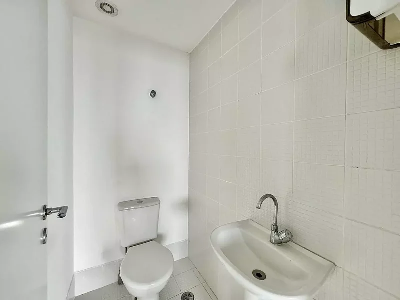 ALUGA-SE CONJUNTO COMERCIAL - 185m2 – 5 VAGAS – EXCELENTE CUSTO BENEFÍCIO Avenida das Nações Unidas São Paulo - 