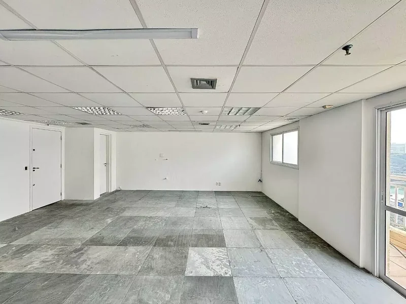 ALUGA-SE CONJUNTO COMERCIAL - 185m2 – 5 VAGAS – EXCELENTE CUSTO BENEFÍCIO Avenida das Nações Unidas São Paulo - 