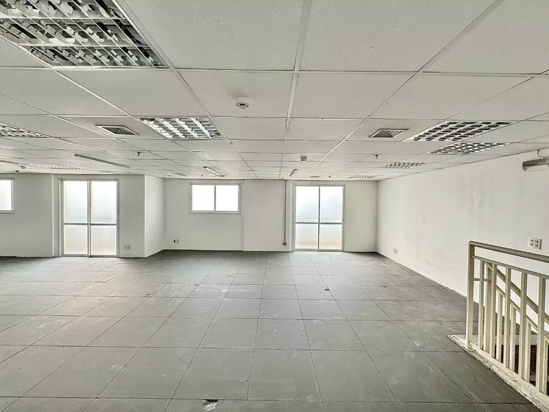 ALUGA-SE CONJUNTO COMERCIAL - 185m2 – 5 VAGAS – EXCELENTE CUSTO BENEFÍCIO Avenida das Nações Unidas São Paulo - 