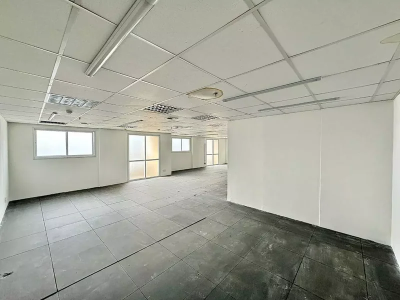 ALUGA-SE CONJUNTO COMERCIAL - 185m2 – 5 VAGAS – EXCELENTE CUSTO BENEFÍCIO Avenida das Nações Unidas São Paulo - 