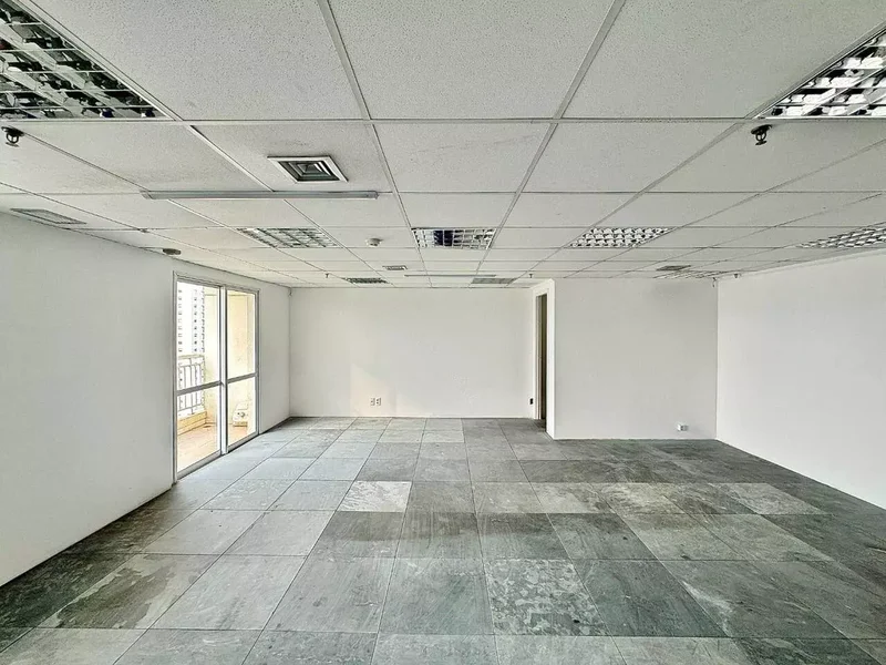 ALUGA-SE CONJUNTO COMERCIAL - 185m2 – 5 VAGAS – EXCELENTE CUSTO BENEFÍCIO Avenida das Nações Unidas São Paulo - 