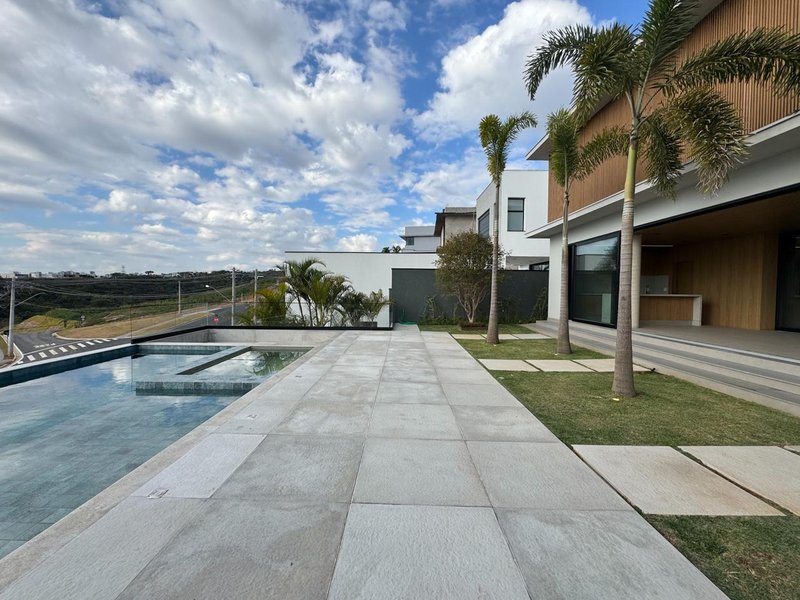 Casa de alto padrão à venda no Residencial Jatibela, Campinas Rua Romilda Aparecida Cruz Campinas - 