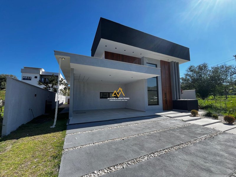 Casa no Condomínio Ubá em Ubatiba 4 quartos, sendo 2 suítes, 186m2, à venda por R$920.000 Rod. Ver.eador Oldemar Guedes Figueiredo Maricá - 