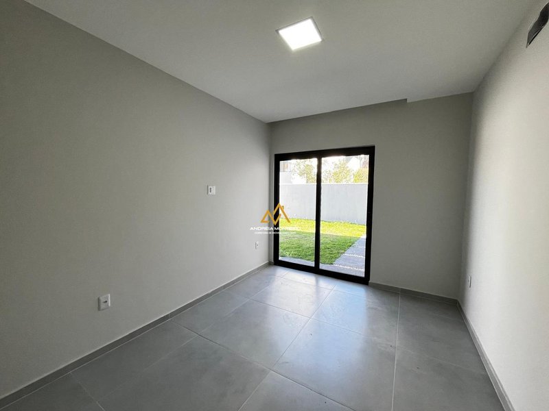 Casa no Condomínio Ubá em Ubatiba 4 quartos, sendo 2 suítes, 186m2, à venda por R$920.000 Rod. Ver.eador Oldemar Guedes Figueiredo Maricá - 