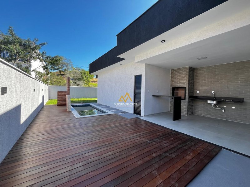 Casa no Condomínio Ubá em Ubatiba 4 quartos, sendo 2 suítes, 186m2, à venda por R$920.000 Rod. Ver.eador Oldemar Guedes Figueiredo Maricá - 