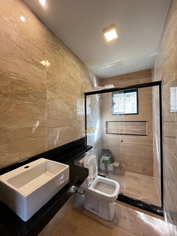 Casa com 3 dormitórios a venda no Condomínio Dom Village -100m2- R$ 580.000,00 Rodovia. Vereador Oldemar Guedes Figueiredo Maricá - 