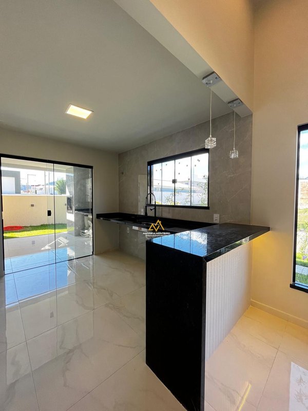 Casa com 3 dormitórios a venda no Condomínio Dom Village -100m2- R$ 580.000,00 Rodovia. Vereador Oldemar Guedes Figueiredo Maricá - 
