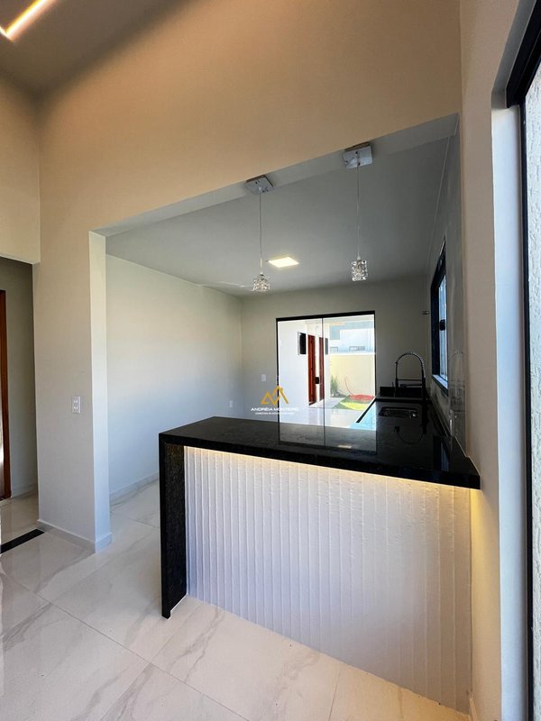 Casa com 3 dormitórios a venda no Condomínio Dom Village -100m2- R$ 580.000,00 Rodovia. Vereador Oldemar Guedes Figueiredo Maricá - 