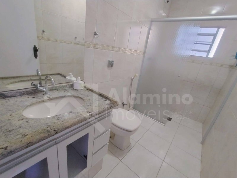 JARDIM REDENTOR - RESIDÊNCIA 03 DORM. SENDO 01 SUÍTE - PLANTA DIFERENCIADA - Bauru - 