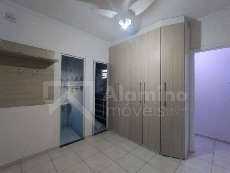JARDIM REDENTOR - RESIDÊNCIA 03 DORM. SENDO 01 SUÍTE - PLANTA DIFERENCIADA - Bauru - 