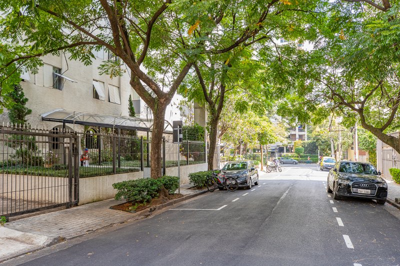 Apartamento 65m² no Itaim Bibi 2 dorm 1 vaga Rua Arminda São Paulo - 