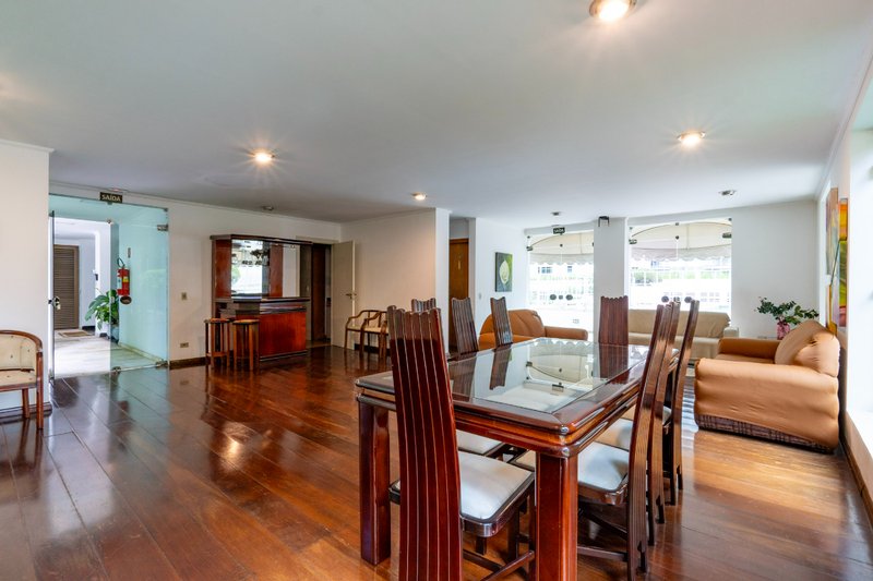 Apartamento 180m² na Vila Andrade 4 dorm 2 suítes 3 vagas Rua Charles Spencer Chaplin São Paulo - 