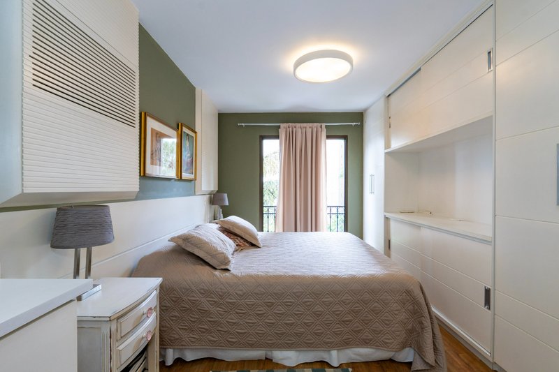 Apartamento 180m² na Vila Andrade 4 dorm 2 suítes 3 vagas Rua Charles Spencer Chaplin São Paulo - 