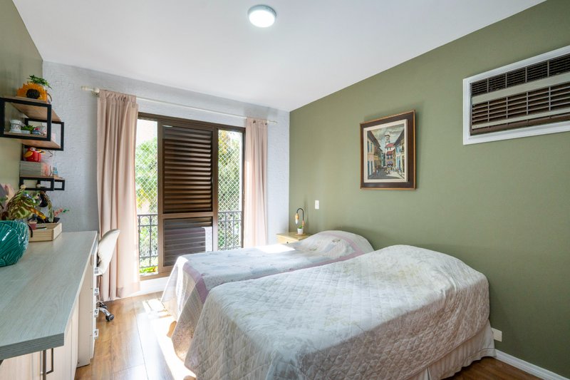 Apartamento 180m² na Vila Andrade 4 dorm 2 suítes 3 vagas Rua Charles Spencer Chaplin São Paulo - 
