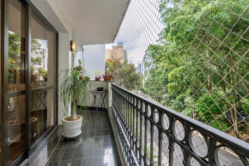 Apartamento 180m² na Vila Andrade 4 dorm 2 suítes 3 vagas Rua Charles Spencer Chaplin São Paulo - 