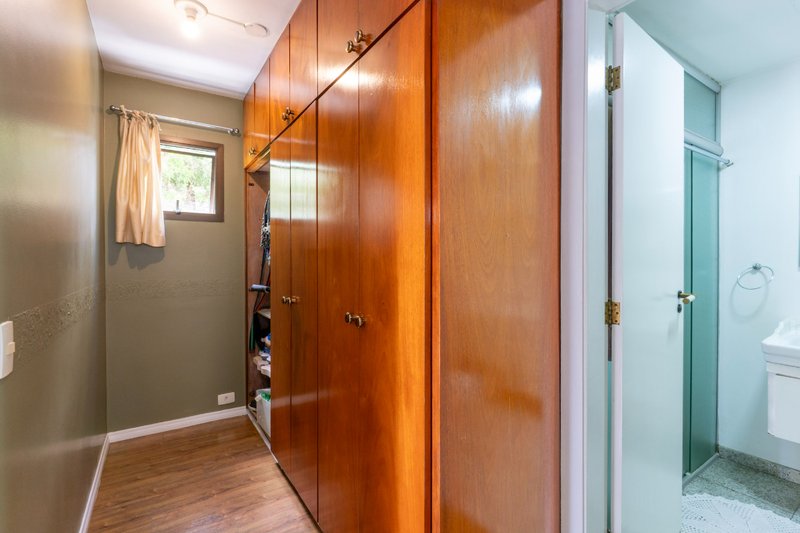 Apartamento 180m² na Vila Andrade 4 dorm 2 suítes 3 vagas Rua Charles Spencer Chaplin São Paulo - 